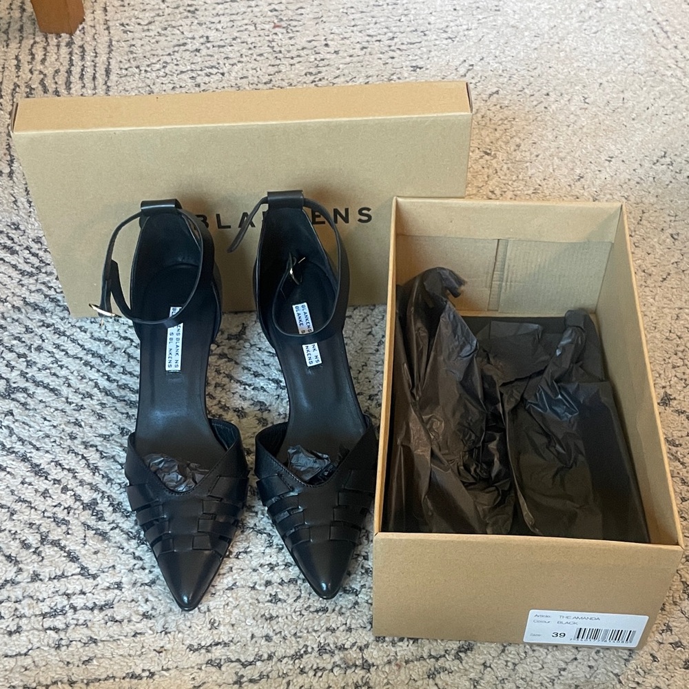 Blankens new in box the Amanda heels in black